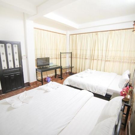 Vang Vieng Lily Backpackers Hostel Экстерьер фото