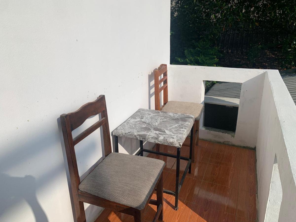 Vang Vieng Lily Backpackers Hostel Экстерьер фото