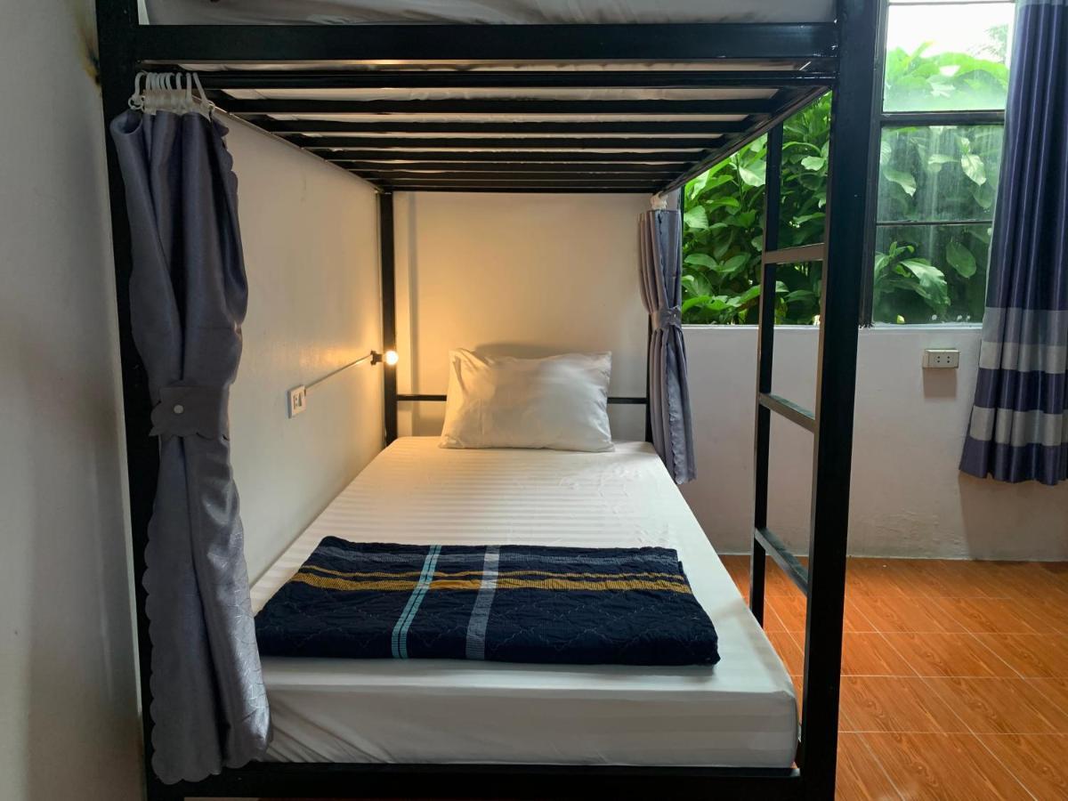 Vang Vieng Lily Backpackers Hostel Экстерьер фото