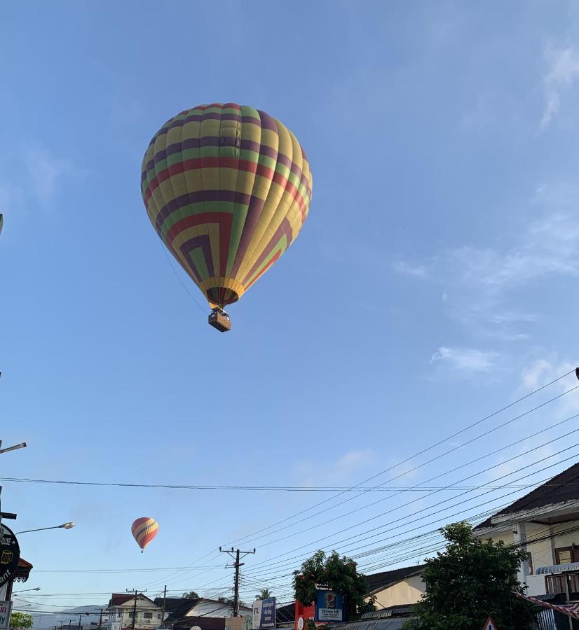 Vang Vieng Lily Backpackers Hostel Экстерьер фото