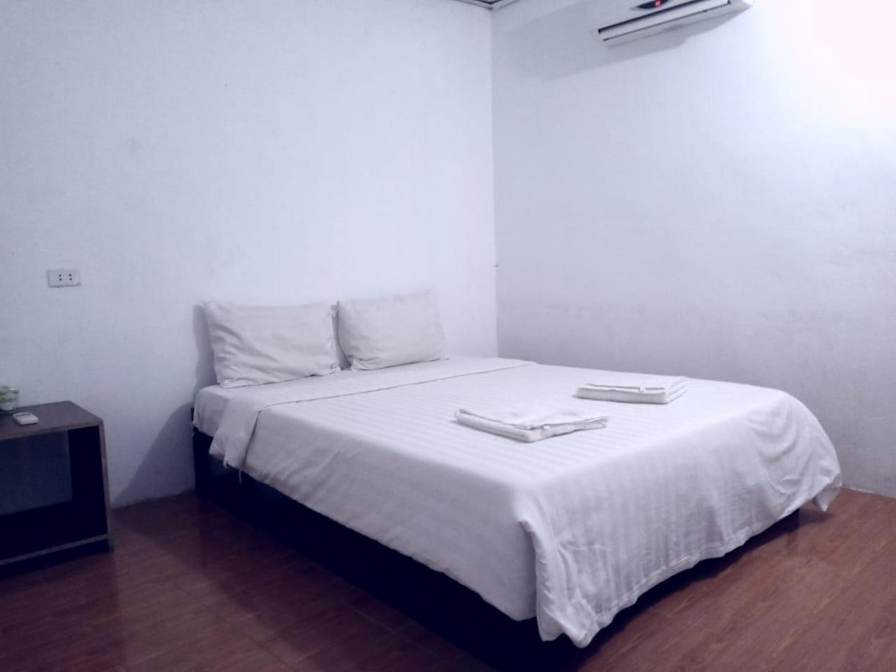 Vang Vieng Lily Backpackers Hostel Экстерьер фото